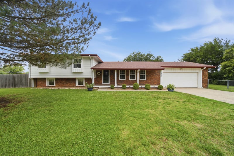 1401 Fieldcrest , Wichita, KS 67209