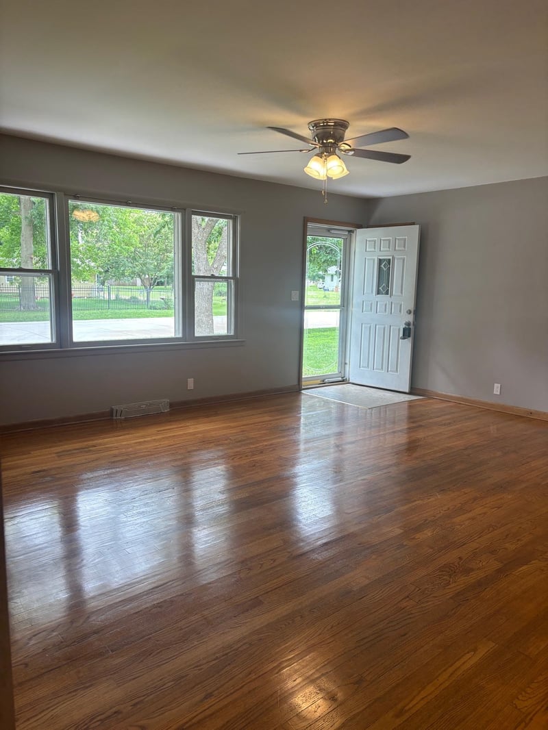 120 9th , Halstead, KS 67056