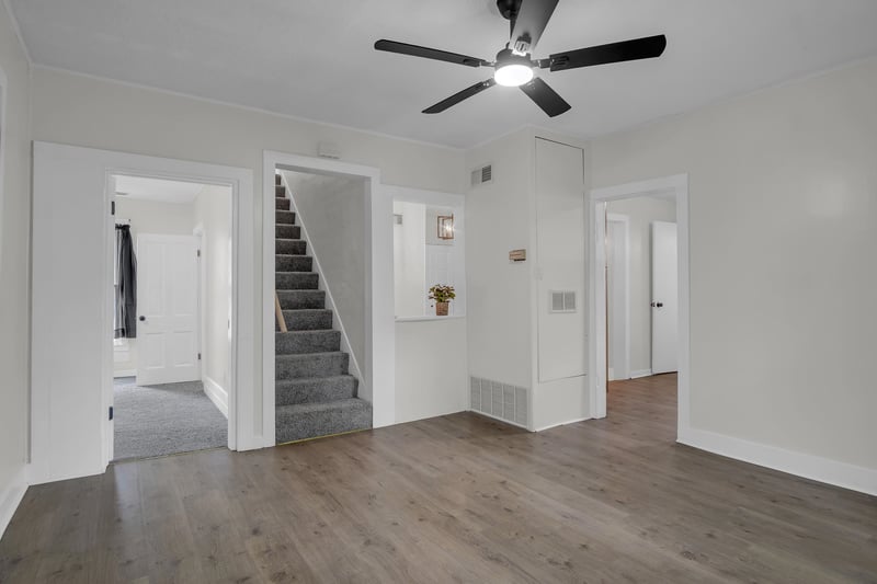 209 Amos , Hesston, KS 67062