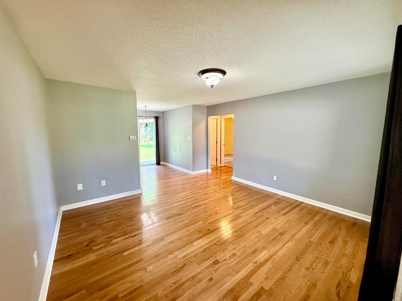 714 N Doris St, Wichita, KS 67212