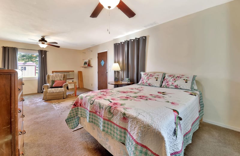 124 Collingwood , Pretty Prairie, KS 67570