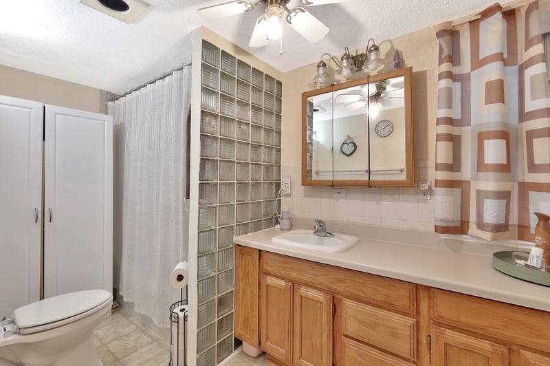 124 Collingwood , Pretty Prairie, KS 67570