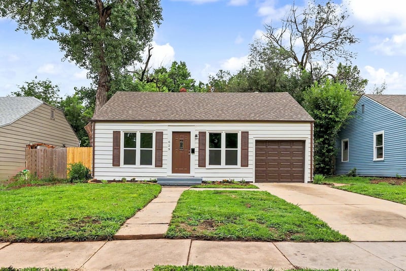 629 N Ridgewood Dr, Wichita, KS 67208