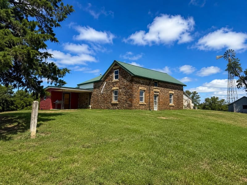 2978 Deer Dr, Beverly, KS 67423