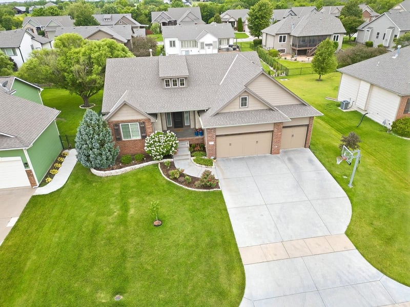 2511 N Ridgehurst, Wichita, KS 67228