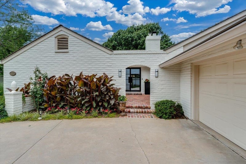 1440 Gatewood St, Wichita, KS 67206