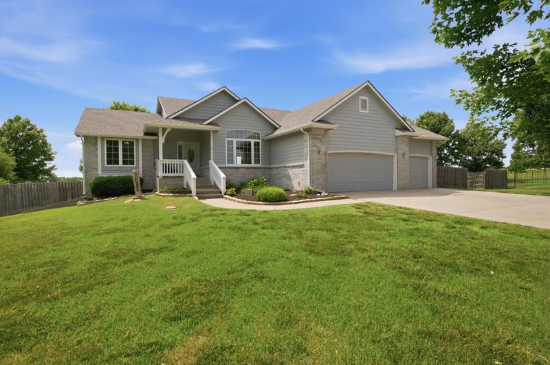 201 Tanner Trail Ct, Valley Center, KS 67147