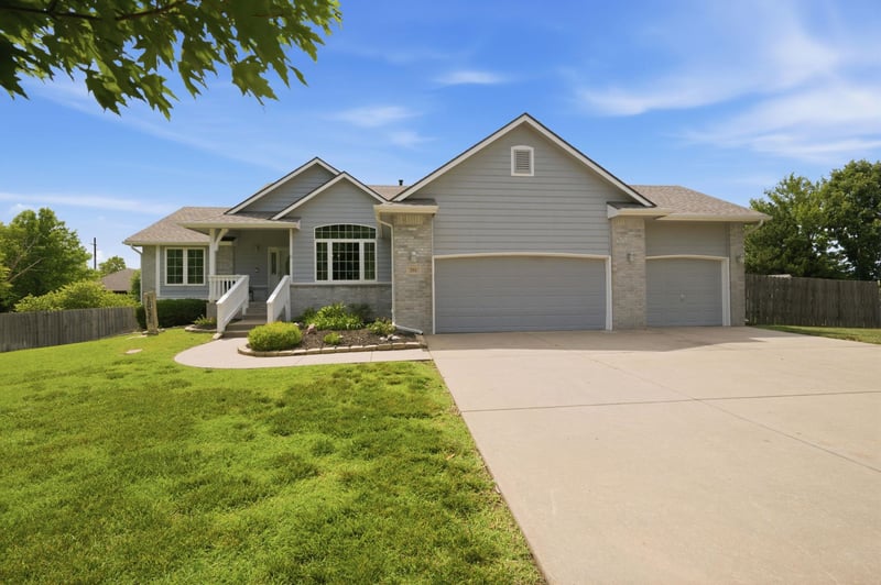 201 Tanner Trail Ct, Valley Center, KS 67147