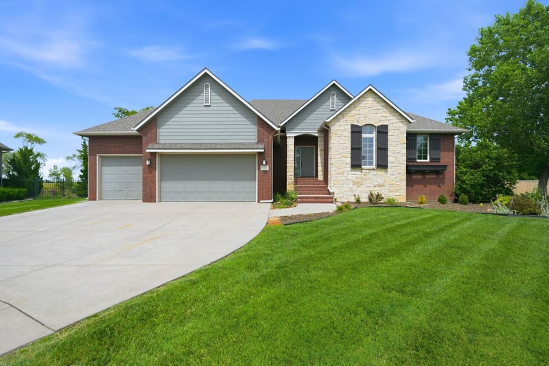 13716 E Mainsgate St, Wichita, KS 67228