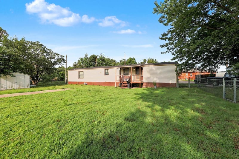 1635 Vine St, Wichita, KS 67213