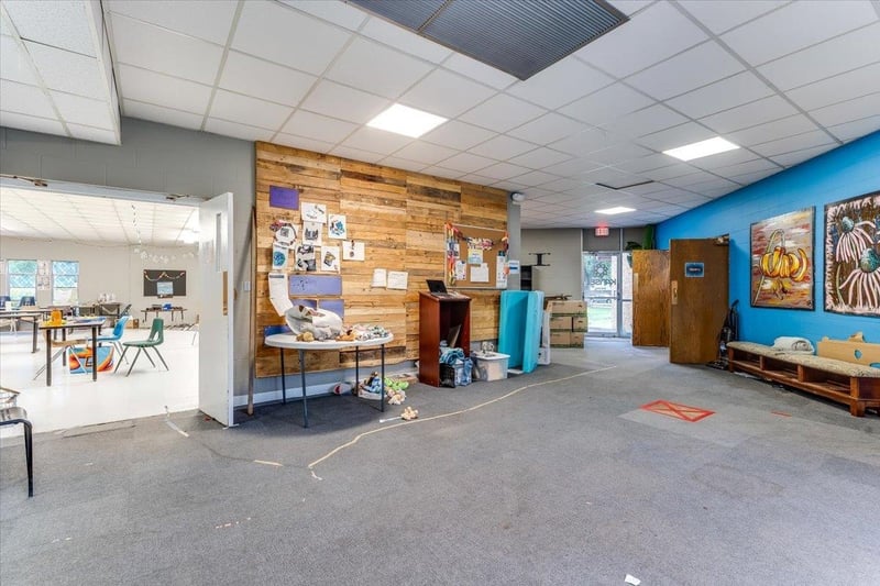 1650 Fairview Ave, Wichita, KS 67203