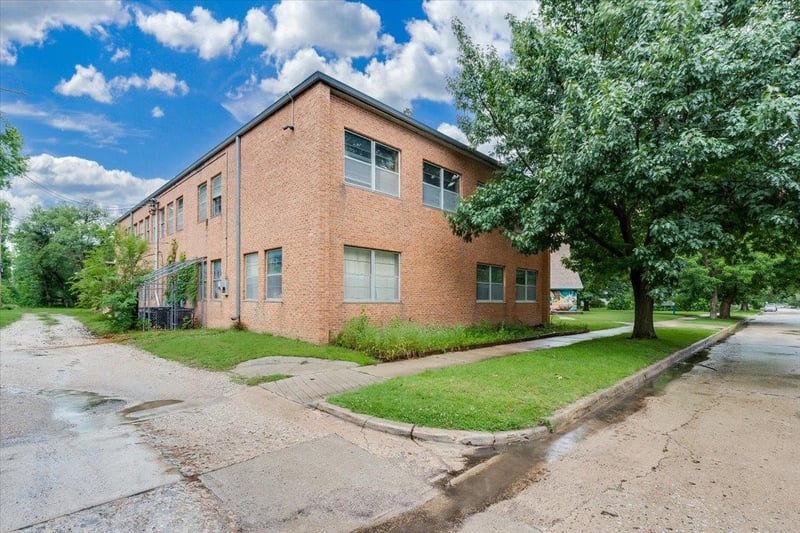 1650 Fairview Ave, Wichita, KS 67203