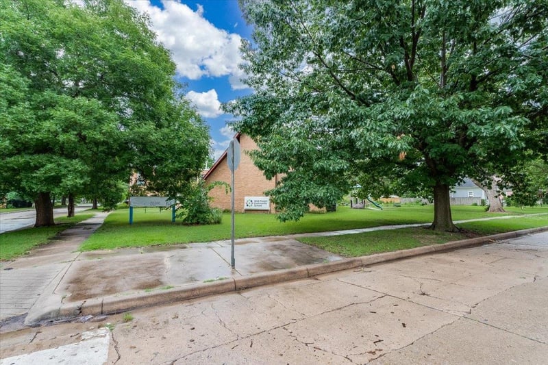 1650 Fairview Ave, Wichita, KS 67203