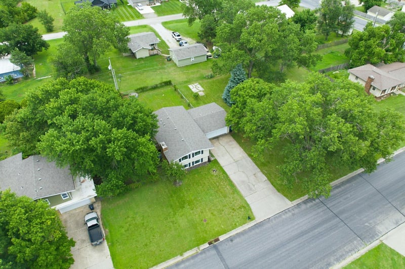 426 Village Rd, El Dorado, KS 67042