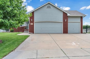 1509 S Shiloh Ct, Wichita, KS 67207