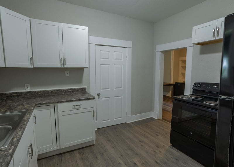 1424 1st St, Winfield, KS 67156