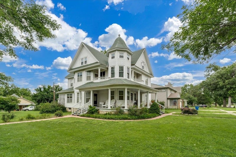 205 N Mulberry, Eureka, KS 67045