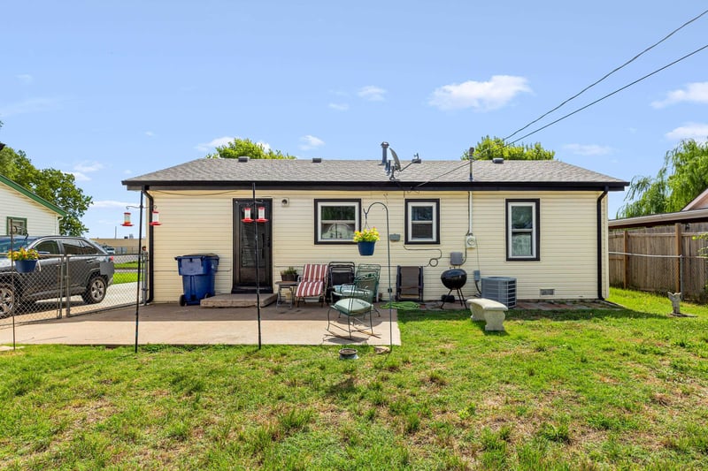 2609 Elizabeth Ave, Wichita, KS 67217-2221