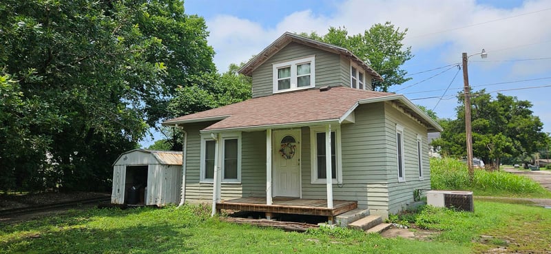 715 Platter St, Winfield, KS 67156