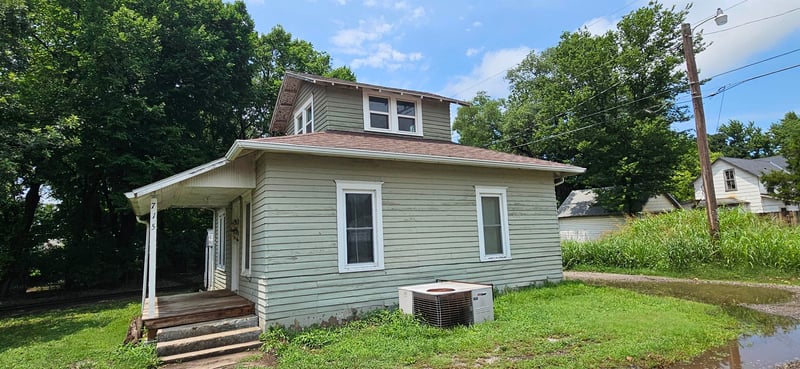 715 Platter St, Winfield, KS 67156