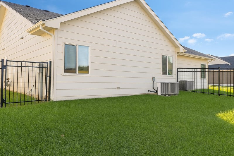 6832-6834 White Pine St, Wichita, KS 67205