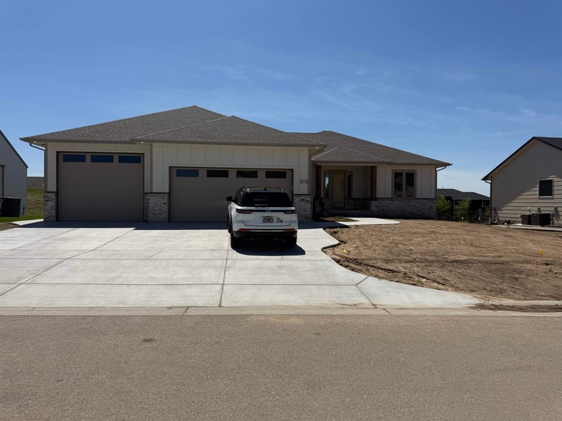 213 N Ciderbluff Ct, Wichita, KS 67052