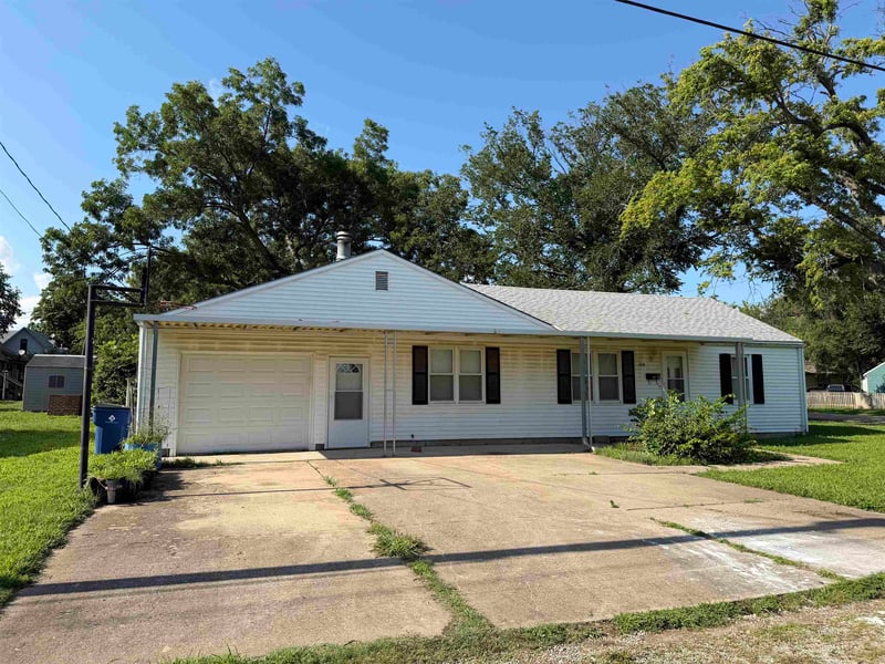 410 Ohio , Eureka, KS 67045