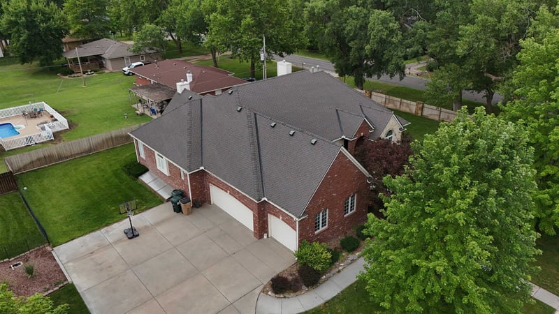 2534 Briarwood , Hutchinson, KS 67502