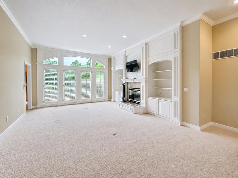 2534 Briarwood , Hutchinson, KS 67502