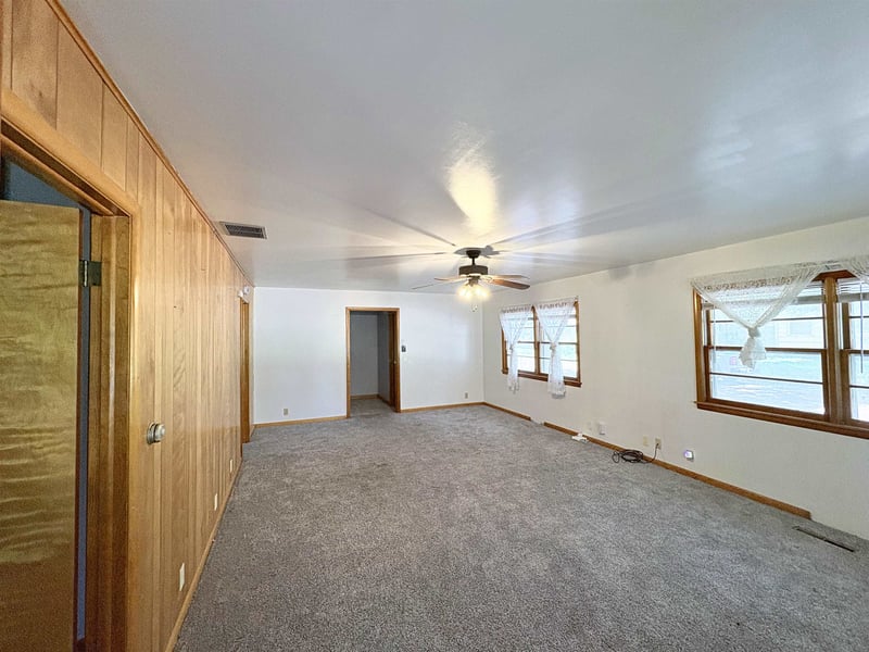 1326 C St, Arkansas City, KS 67005