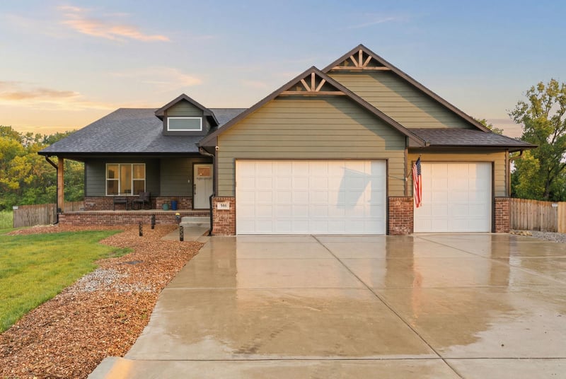 555 Arbor Valley Way, Valley Center, KS 67147