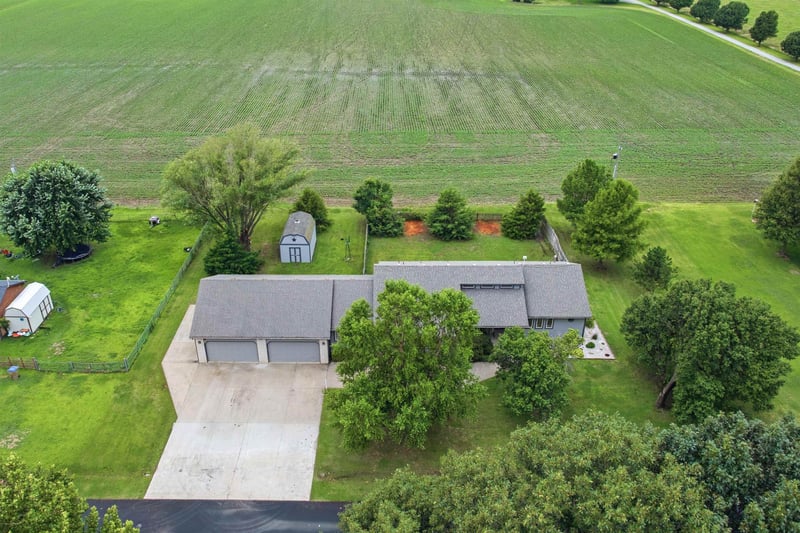 405 Riverview St, Douglass, KS 67039-9402