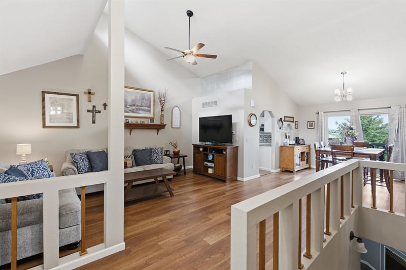 405 Riverview St, Douglass, KS 67039-9402