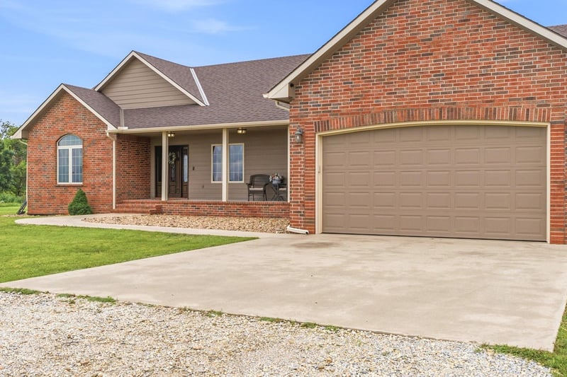 962 120th Ave N, Conway Springs, KS 67031-8046