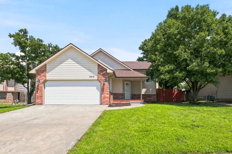 2510 S Cooper St, Wichita, KS 67210