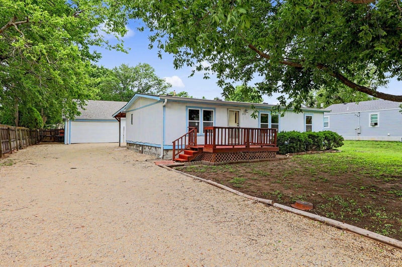325 Wichita , Benton, KS 67017