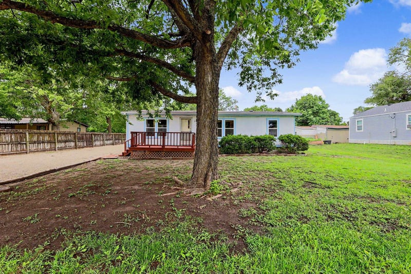 325 Wichita , Benton, KS 67017