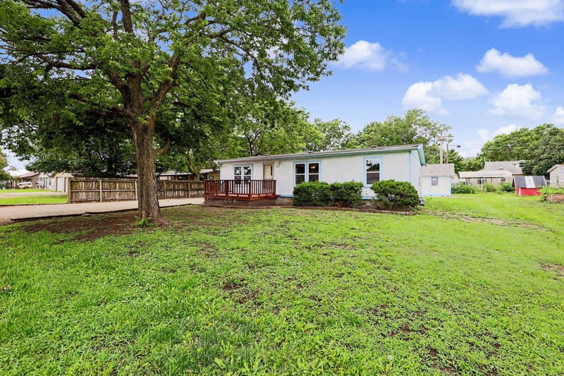 325 Wichita , Benton, KS 67017