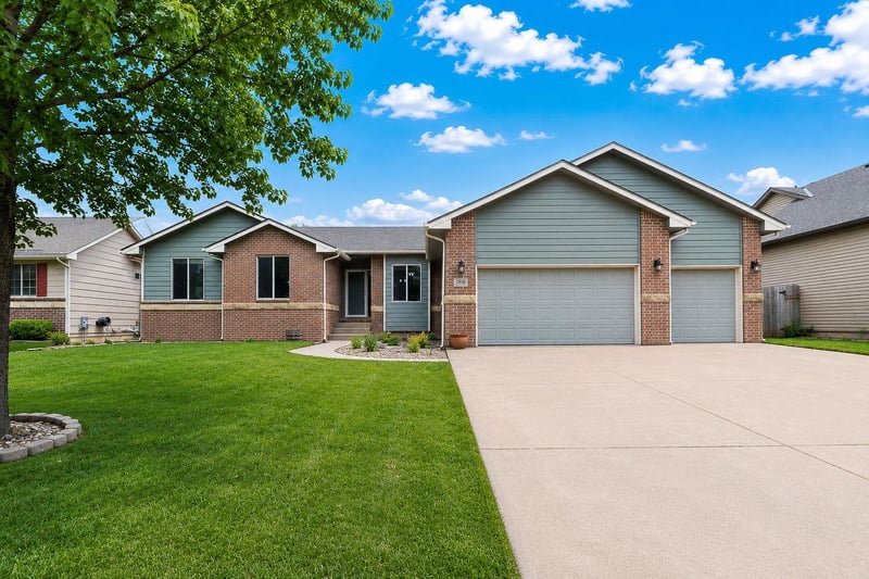 2536 E Saint Andrew, Goddard, KS 67052