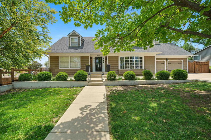 2226 Melrose Ln, Salina, KS 67401