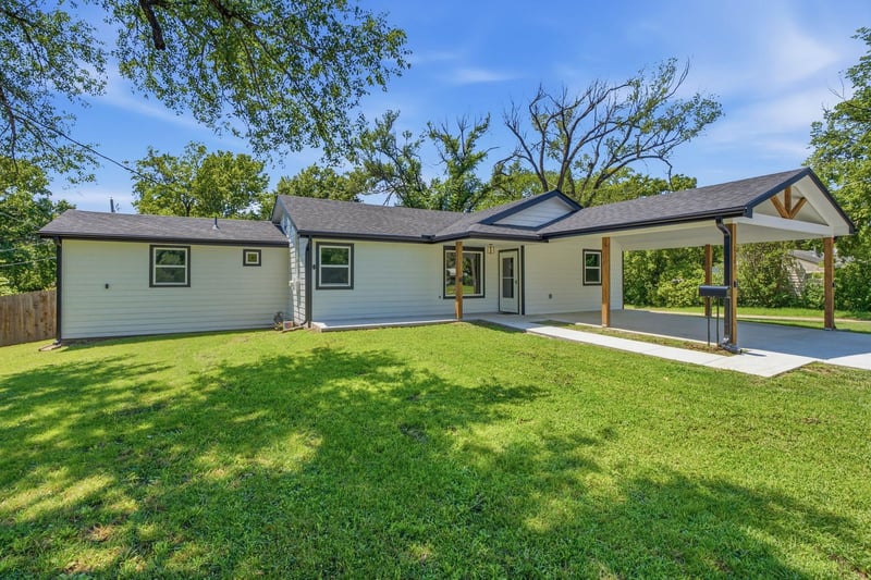 2101 Bluff , Wichita, KS 67218