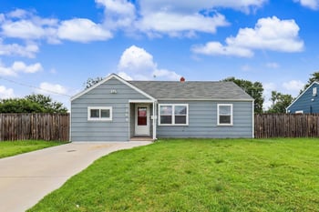 2154 S Seneca St, Wichita, KS 67213