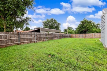 2154 S Seneca St, Wichita, KS 67213