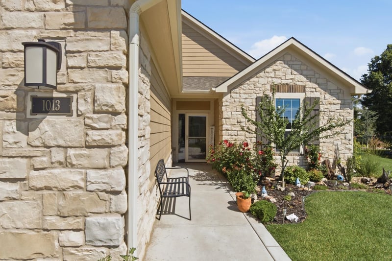 1013 E Waters Edge St, Derby, KS 67037