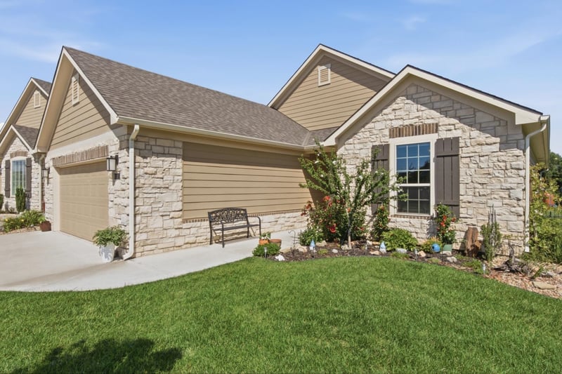 1013 E Waters Edge St, Derby, KS 67037