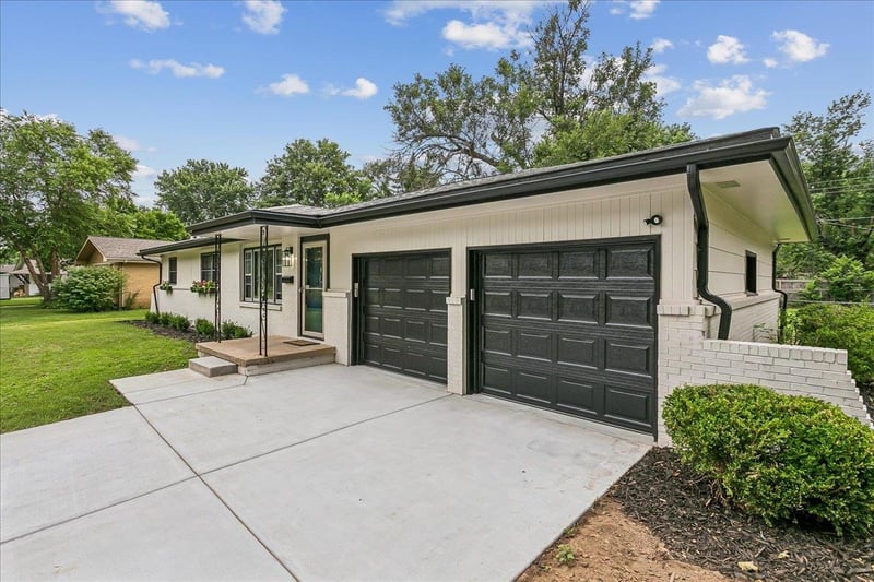 971 Westlink Ave, Wichita, KS 67212