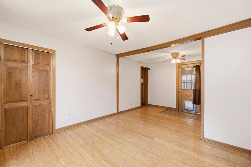 828 Irving Ave, Wichita, KS 67213