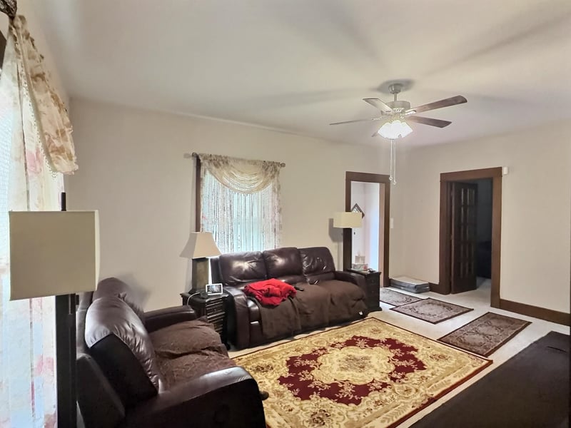 330 4th , Newton, KS 67114