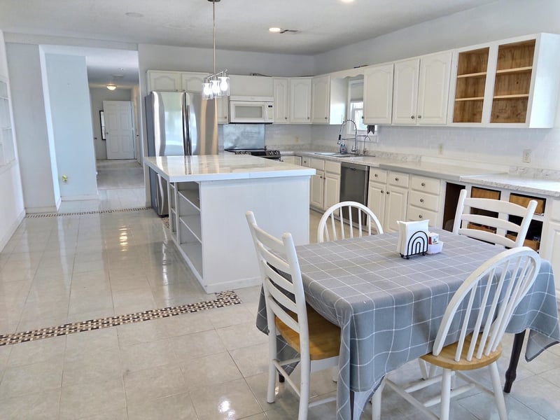 196 50th St S, Wellington, KS 67152