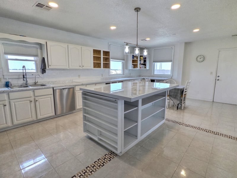 196 50th St S, Wellington, KS 67152